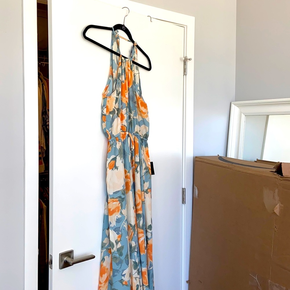 Lulu’s maxi floral dress, never worn!